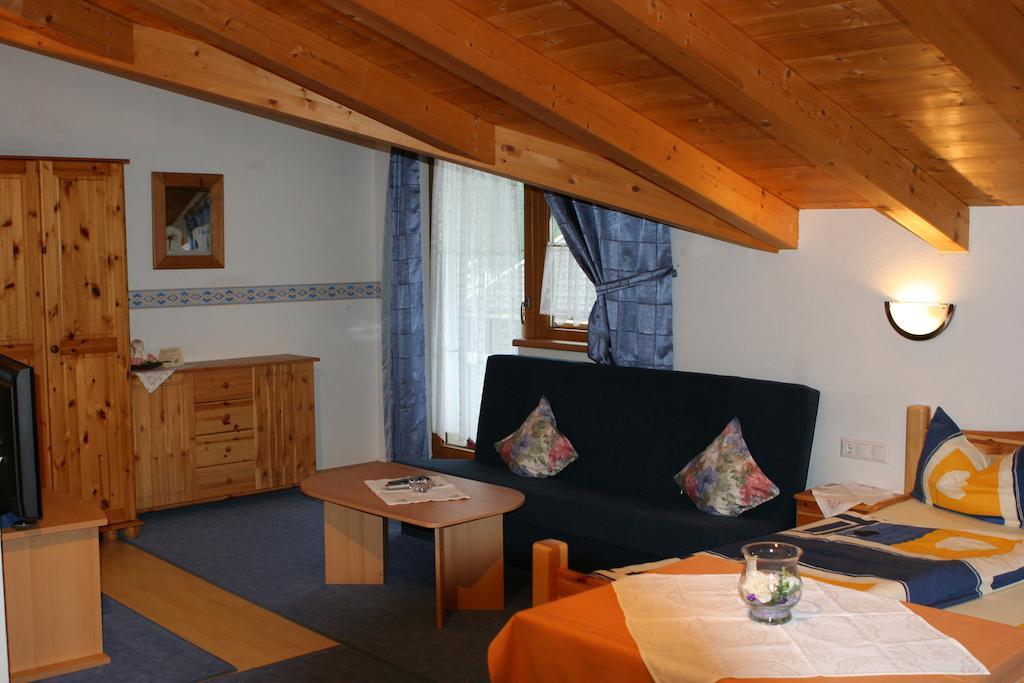 Haus Hildegard Hotel Neustift im Stubaital Szoba fotó
