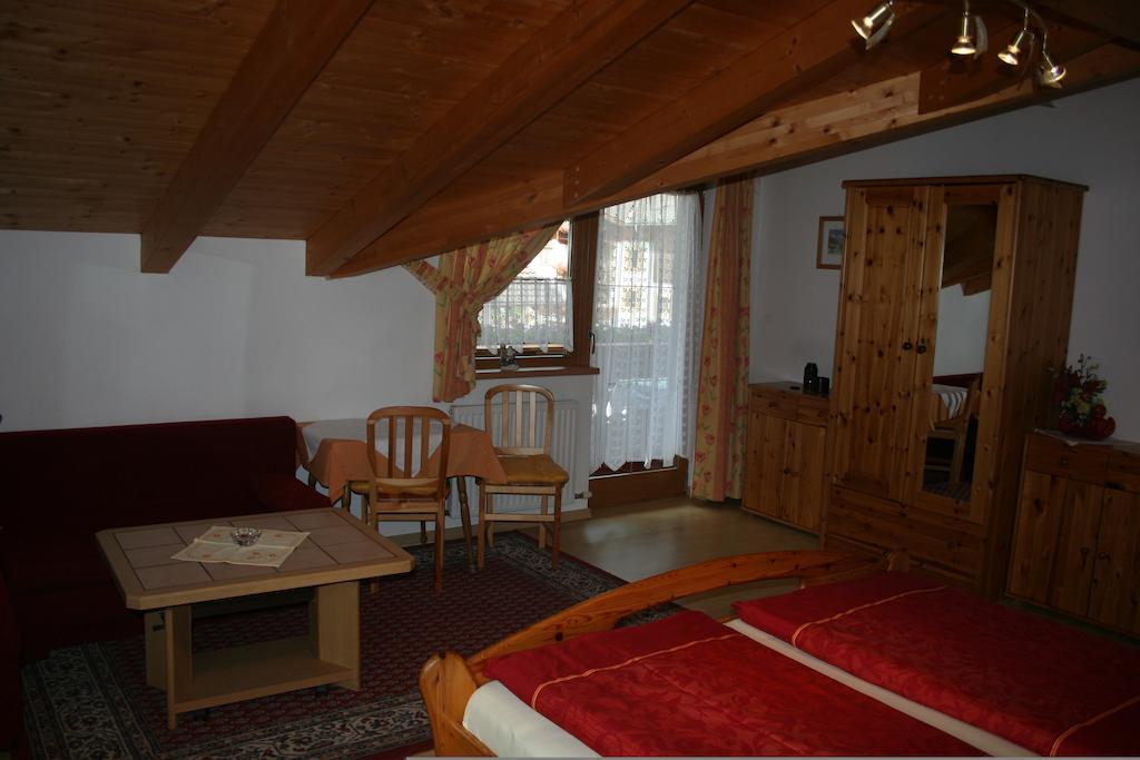 Haus Hildegard Hotel Neustift im Stubaital Szoba fotó